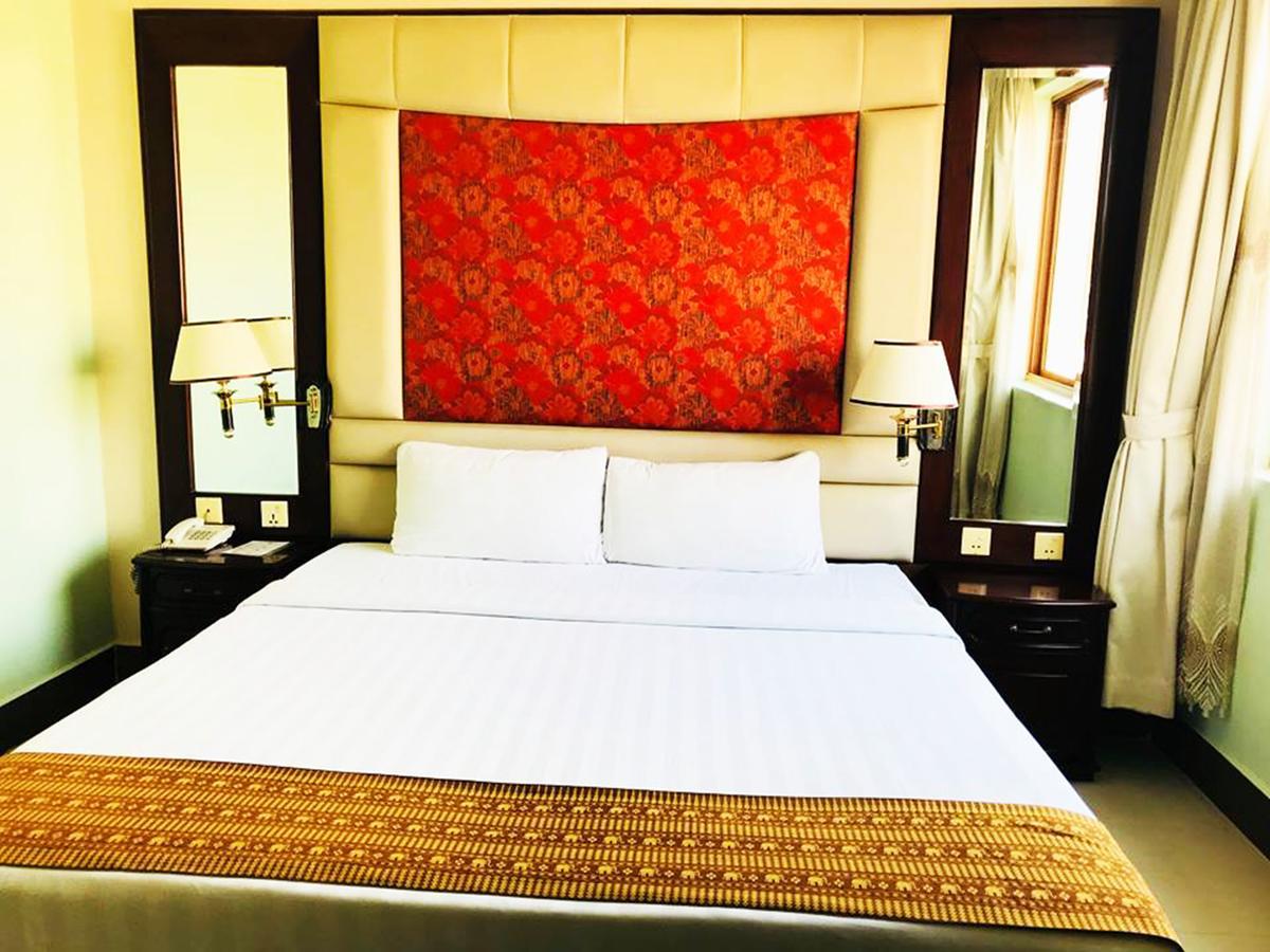 Hotel Luxury World Phnom Penh Eksteriør billede