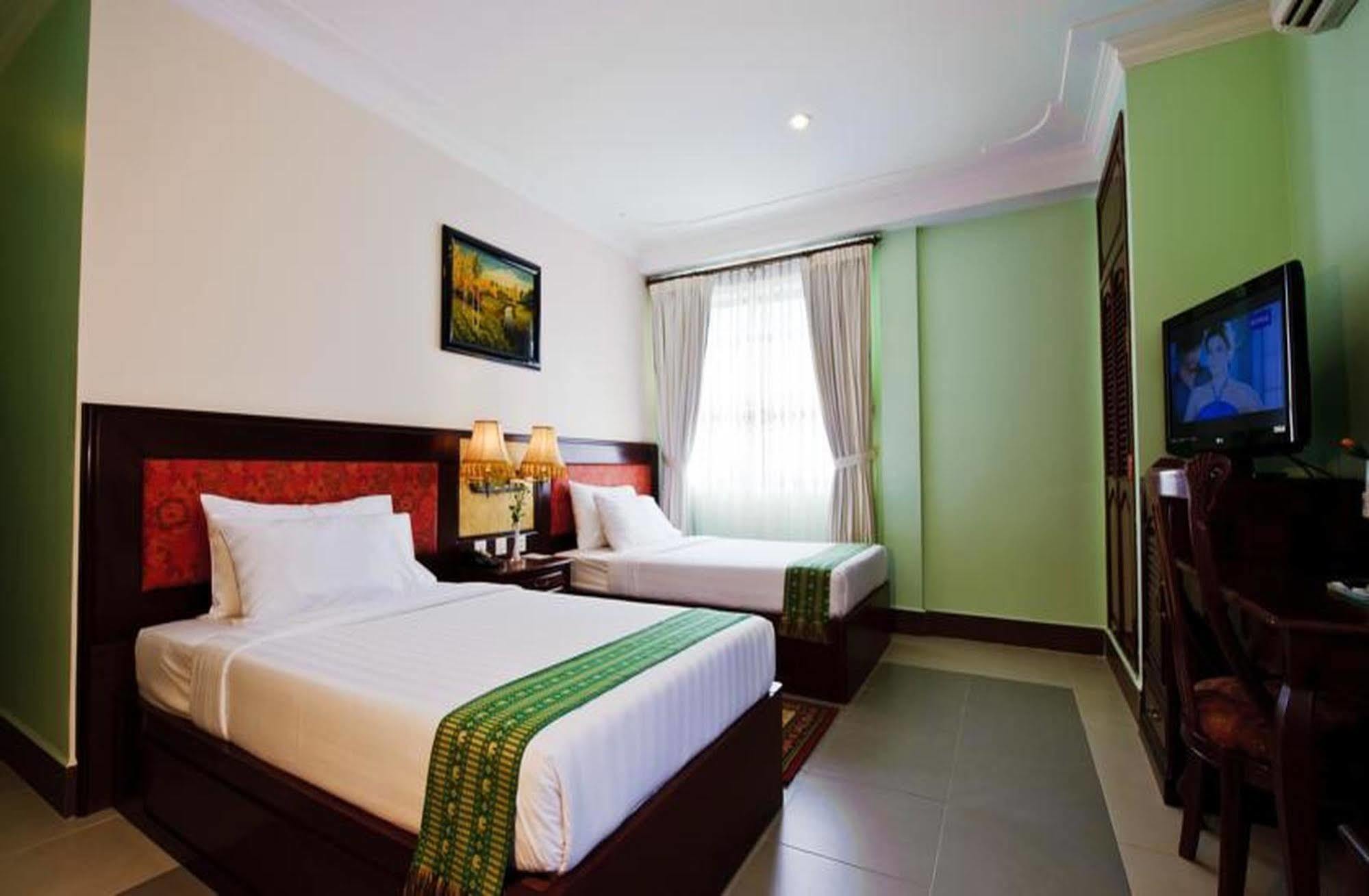 Hotel Luxury World Phnom Penh Eksteriør billede