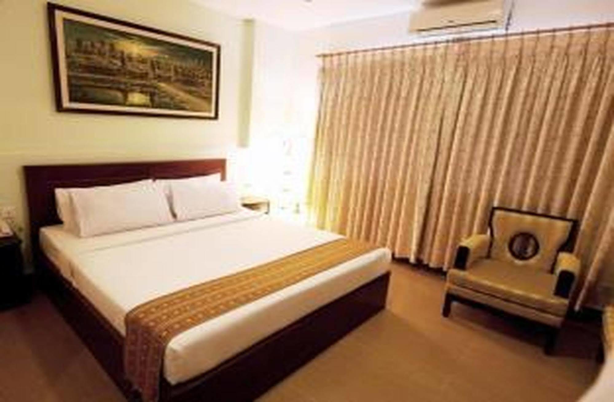 Hotel Luxury World Phnom Penh Eksteriør billede